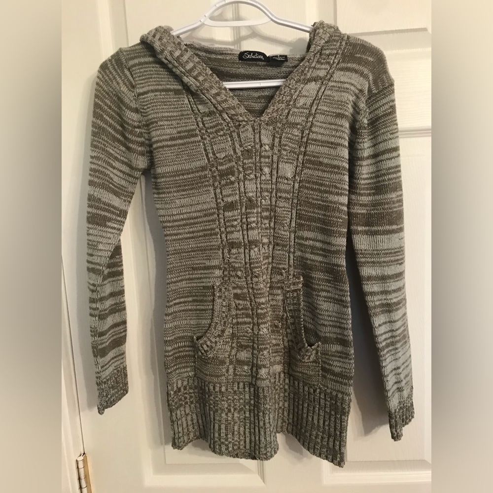 Cute Y2K hooded sweater army green and cream color size small great condition